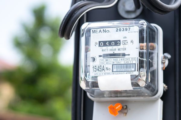 Plomby na liczniku energii elektrycznej i układ pomiarowy OSD – zasady legalnego rozplombowania
